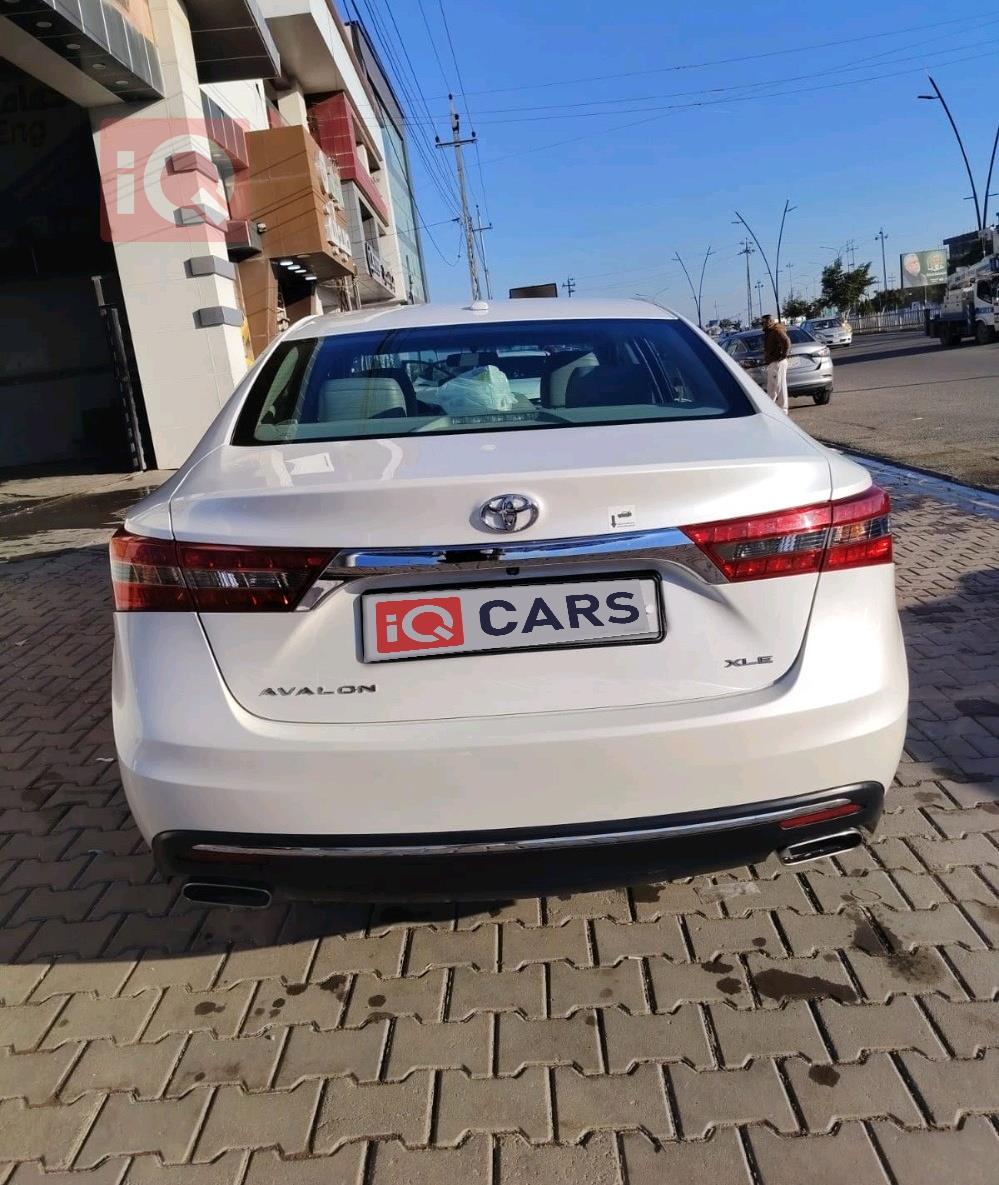 تويوتا أفالون